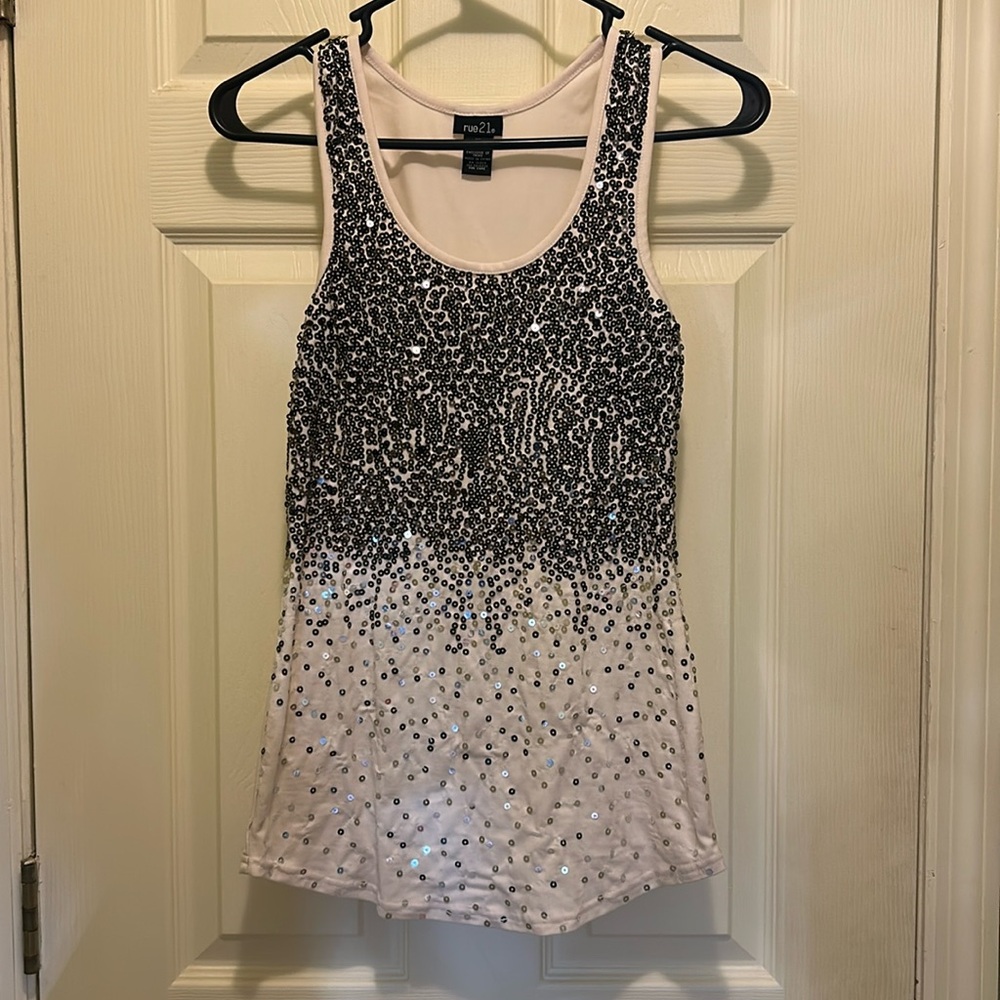 Rue 21 tank top
XS